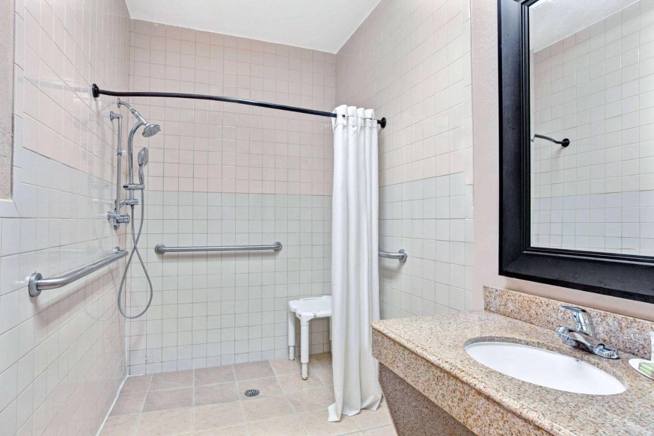 Super 8 By Wyndham Galveston Hotel Luaran gambar