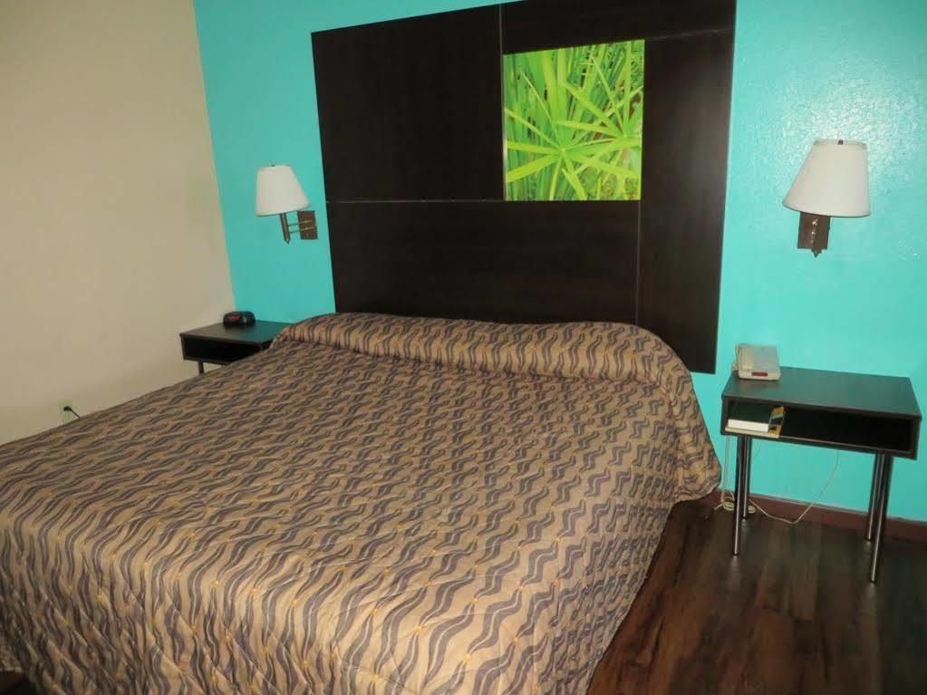 Super 8 By Wyndham Galveston Hotel Luaran gambar