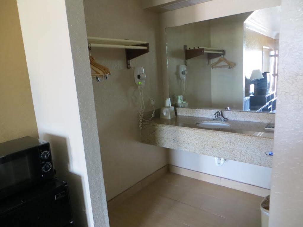 Super 8 By Wyndham Galveston Hotel Luaran gambar